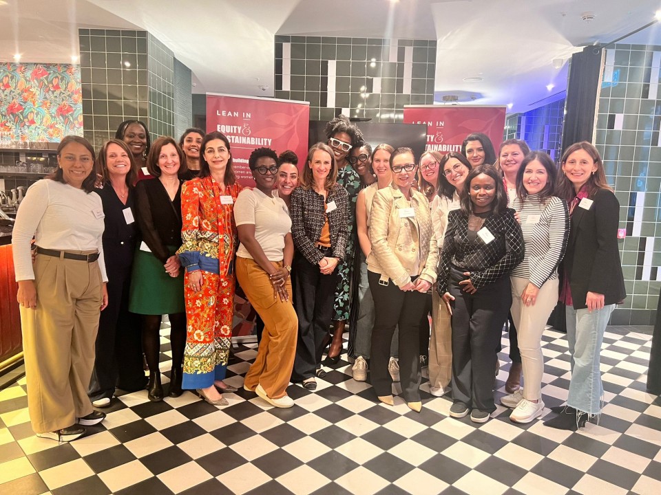 Empowering Women in Transition: Navigating Corporate Challenges Together